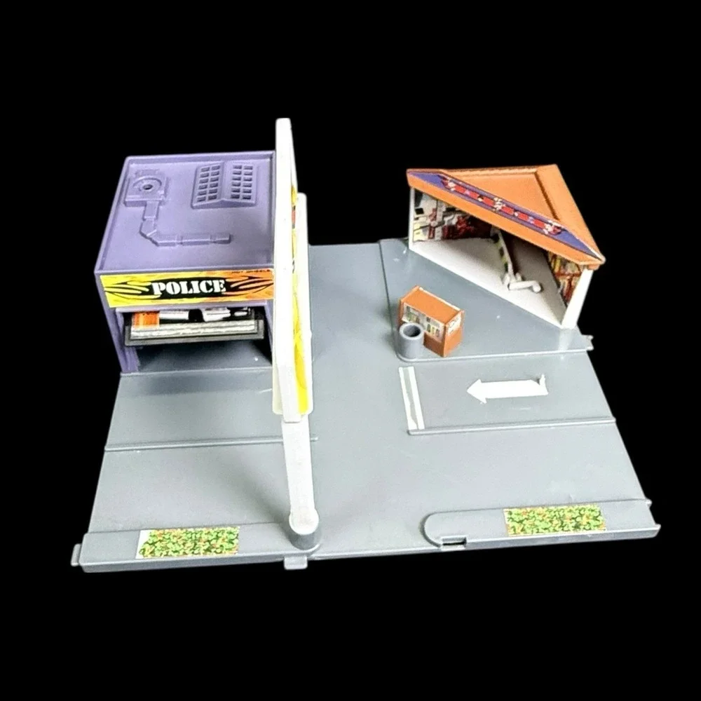 Mattel Hot Wheels Mega City 2007 Play set piece, single block‎ set W/Police Dept